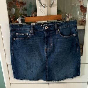 DKNY Jeans sz 8 mid rise denim jean skirt nwt